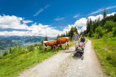 Famlienwanderung mit Kinderwagen am Maiskogel | © Kitzsteinhorn
