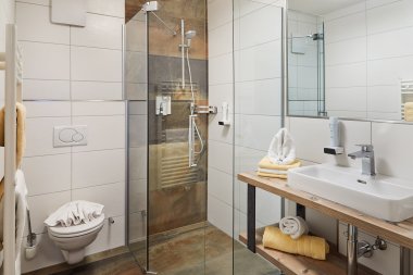 Appartement D Badezimmer mit Dusche | © huber-fotografie.at